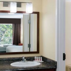 Days Inn by Wyndham Port Charlotte/Punta Gorda in Port Charlotte, United States of America from 140$, photos, reviews - zenhotels.com bathroom