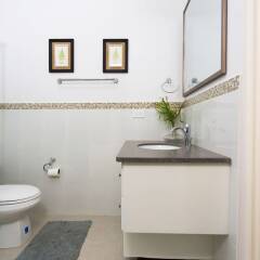 Отель Kingston Luxury Guest Apt at Sullivan ванная
