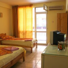 Отель Fener Guest House Болгария, Поморие - отзывы, цены и фото номеров - забронировать отель Fener Guest House онлайн комната для гостей фото 3