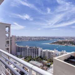 Отель Pure Luxury Apartment With Pool Мальта, Слима - отзывы, цены и фото номеров - забронировать отель Pure Luxury Apartment With Pool онлайн балкон