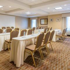 Отель Holiday Inn Express Haskell-Wayne Area