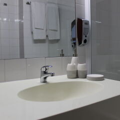 Отель Slina Hotel Brussels Бельгия, Брюссель - 1 отзыв об отеле, цены и фото номеров - забронировать отель Slina Hotel Brussels онлайн ванная фото 2