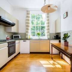 Отель 5 Bedroom House in Clerkenwell Лондон в номере