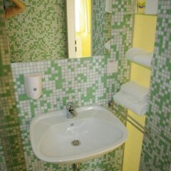 Отель Workbase Hostel Австрия, Вена - отзывы, цены и фото номеров - забронировать отель Workbase Hostel онлайн ванная