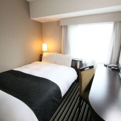 APA Hotel Shimbashi Toranomon комната для гостей