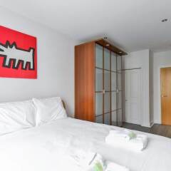 Апартаменты Amazing 2BR Apartment in Hoxton/ Shoreditch комната для гостей