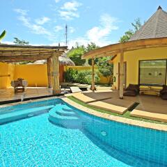 Отель ChiCChiLL @ Eravana, eco-chic pool-villa, Pattaya бассейн