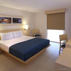Отель City Express Playa del Carmen комната для гостей