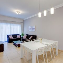 Отель Gorgeous Apartment With Terrace in Fort Cambridge, Pool Мальта, Слима - отзывы, цены и фото номеров - забронировать отель Gorgeous Apartment With Terrace in Fort Cambridge, Pool онлайн комната для гостей фото 3