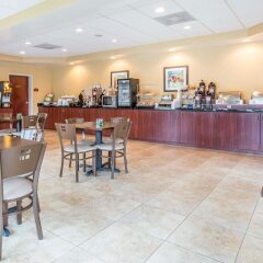 Отель Comfort Suites Atlanta Airport питание фото 3