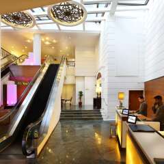 Albert Court Village Hotel by Far East Hospitality интерьер отеля