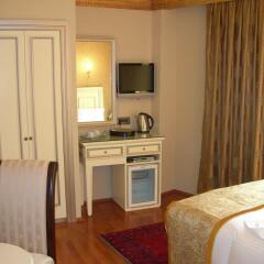 Maywood Hotel в номере