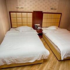 Отель KMM B комната для гостей