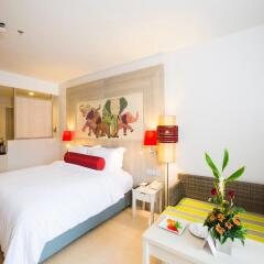 Отель Ramada by Wyndham Phuket Deevana Patong Стандартный номер с различными типами кроватей фото 4