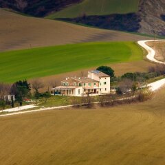 Отель Le MaRaClà Country House Италия, Джези - отзывы, цены и фото номеров - забронировать отель Le MaRaClà Country House онлайн спортивное сооружение