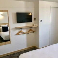 Brit Hôtel Martigues Nord Saint Mitre Les Remparts France - 
