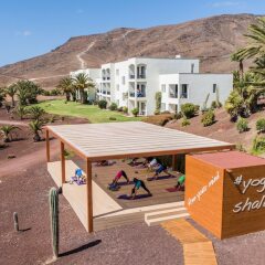 Отель Playitas Hotel - Sports Resort Испания, Антигуа - 1 отзыв об отеле, цены и фото номеров - забронировать отель Playitas Hotel - Sports Resort онлайн балкон