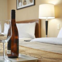Отель Comfort Inn Brossard в номере фото 3