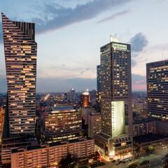 Отель InterContinental Warszawa городской автобус