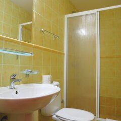 Hotel Meduza in Rafailovici, Montenegro from 58$, photos, reviews - zenhotels.com bathroom