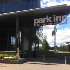 Отель Park Inn by Radisson Oslo Airport парковка