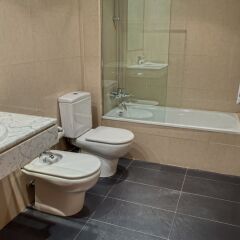 Отель Villarroel Apartments Barcelona Испания, Барселона - отзывы, цены и фото номеров - забронировать отель Villarroel Apartments Barcelona онлайн ванная