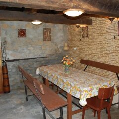 Отель Holiday Home Lyubovo Болгария, Боженци - отзывы, цены и фото номеров - забронировать отель Holiday Home Lyubovo онлайн питание
