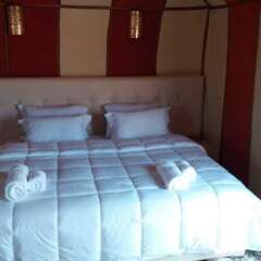 Отель Dunes Luxury Camp Erg Chebbi Марокко, Мерзуга - отзывы, цены и фото номеров - забронировать отель Dunes Luxury Camp Erg Chebbi онлайн комната для гостей фото 2