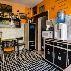 Отель Five Trees B&B Слима гостиничный бар