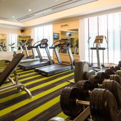 Отель Holiday Inn Bangkok Silom фитнесс-зал фото 4