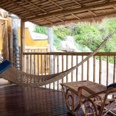 Отель Koh Tao Bamboo Huts Таиланд, Остров Тау - отзывы, цены и фото номеров - забронировать отель Koh Tao Bamboo Huts онлайн балкон