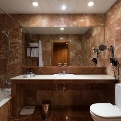 Отель Catalona Plaza Cataluña Испания, Барселона - 1 отзыв об отеле, цены и фото номеров - забронировать отель Catalona Plaza Cataluña онлайн ванная фото 2