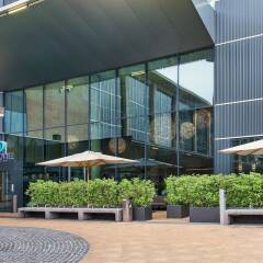 Отель Motel One Wien-Westbahnhof Вена парковка
