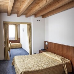 Hotel Vecchio Municipio Вальдоббьадене сейф в номере