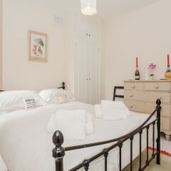 Апартаменты Beautiful 2 Bedroom Garden Apartment комната для гостей фото 4