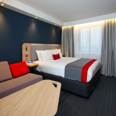 Отель Holiday Inn Express London Luton Airport комната для гостей фото 4