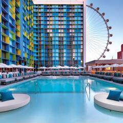 Отель The LINQ Hotel & Casino США, Лас-Вегас - 9 отзывов об отеле, цены и фото номеров - забронировать отель The LINQ Hotel & Casino онлайн бассейн фото 2