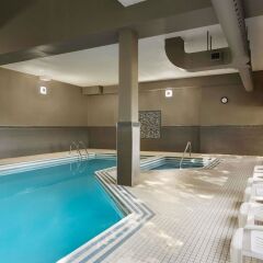 Отель Travelodge by Wyndham Toronto East с домашними животными