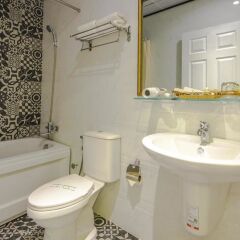 Отель NEW STAR INN Boutique Hotel Вьетнам, Хошимин - отзывы, цены и фото номеров - забронировать отель NEW STAR INN Boutique Hotel онлайн ванная фото 2