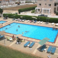 DebbieXenia Hotel Apartments бассейн фото 6
