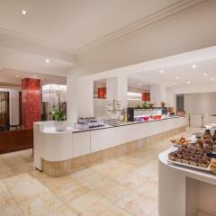 Отель Crowne Plaza Brussels - Le Palace интерьер отеля