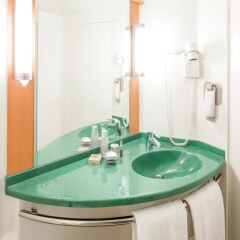 Отель ibis Barcelona Meridiana ванная