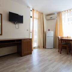 Апартаменты Two Bedroom Apartment with Kitchen & Balcony удобства в номере