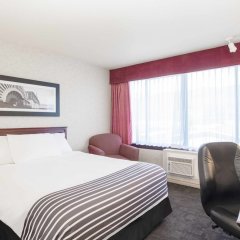 Отель Sandman Hotel Penticton Канада, Пентиктон - отзывы, цены и фото номеров - забронировать отель Sandman Hotel Penticton онлайн комната для гостей фото 2