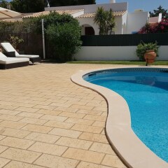 Отель Dunas Douradas Beach Villa by Rentals in Algarve бассейн