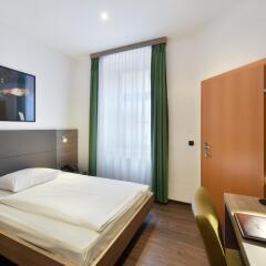 Hotel Lucia комната для гостей