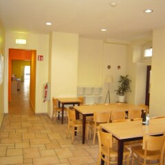 Отель HappyGoLucky Hotel & Hostel Schöneberg Германия, Берлин - отзывы, цены и фото номеров - забронировать отель HappyGoLucky Hotel & Hostel Schöneberg онлайн питание фото 2