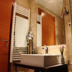 Отель Castro Exclusive Residences SPA Sagrada Familia Испания, Барселона - отзывы, цены и фото номеров - забронировать отель Castro Exclusive Residences SPA Sagrada Familia онлайн ванная фото 2