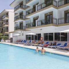 Guya Wave Hotel бассейн