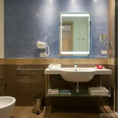 Hotel Imperiale Римини ванная
